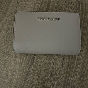 Michael Kors Pearl Grey Medium Bifold Wallet